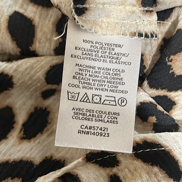 Loft Leopard Print Bell Cuff Blouse Sz. XS Petite - Picture 11 of 11